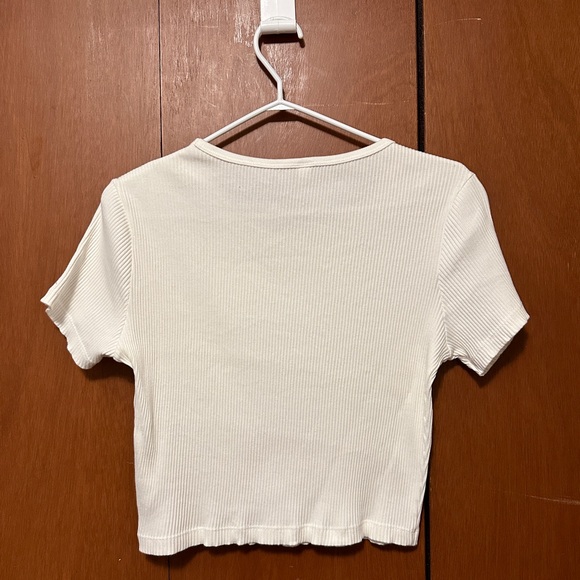 Uniqlo Ribbed Cropped T Shirt - Picture 4 of 4